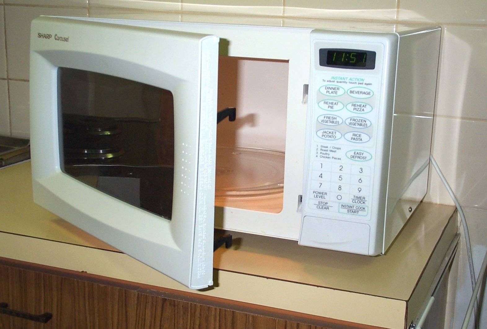 Microwave oven (open).jpg